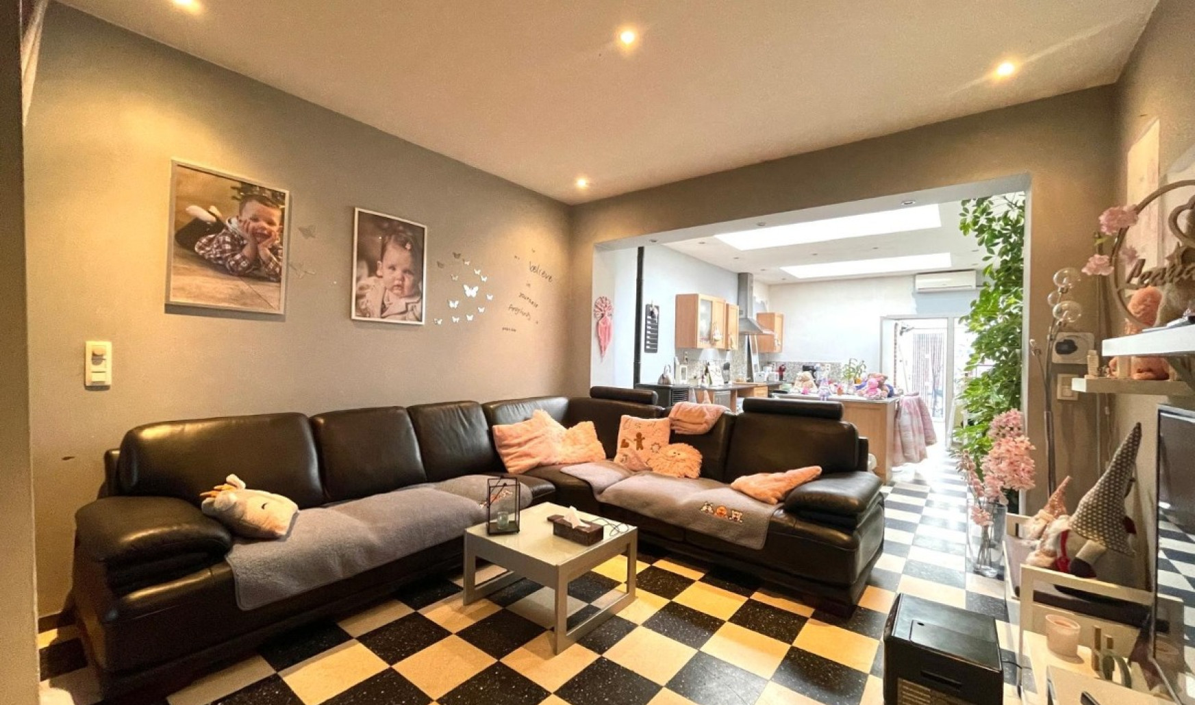 Ontvoogdingsstraat - 44 - - 8930