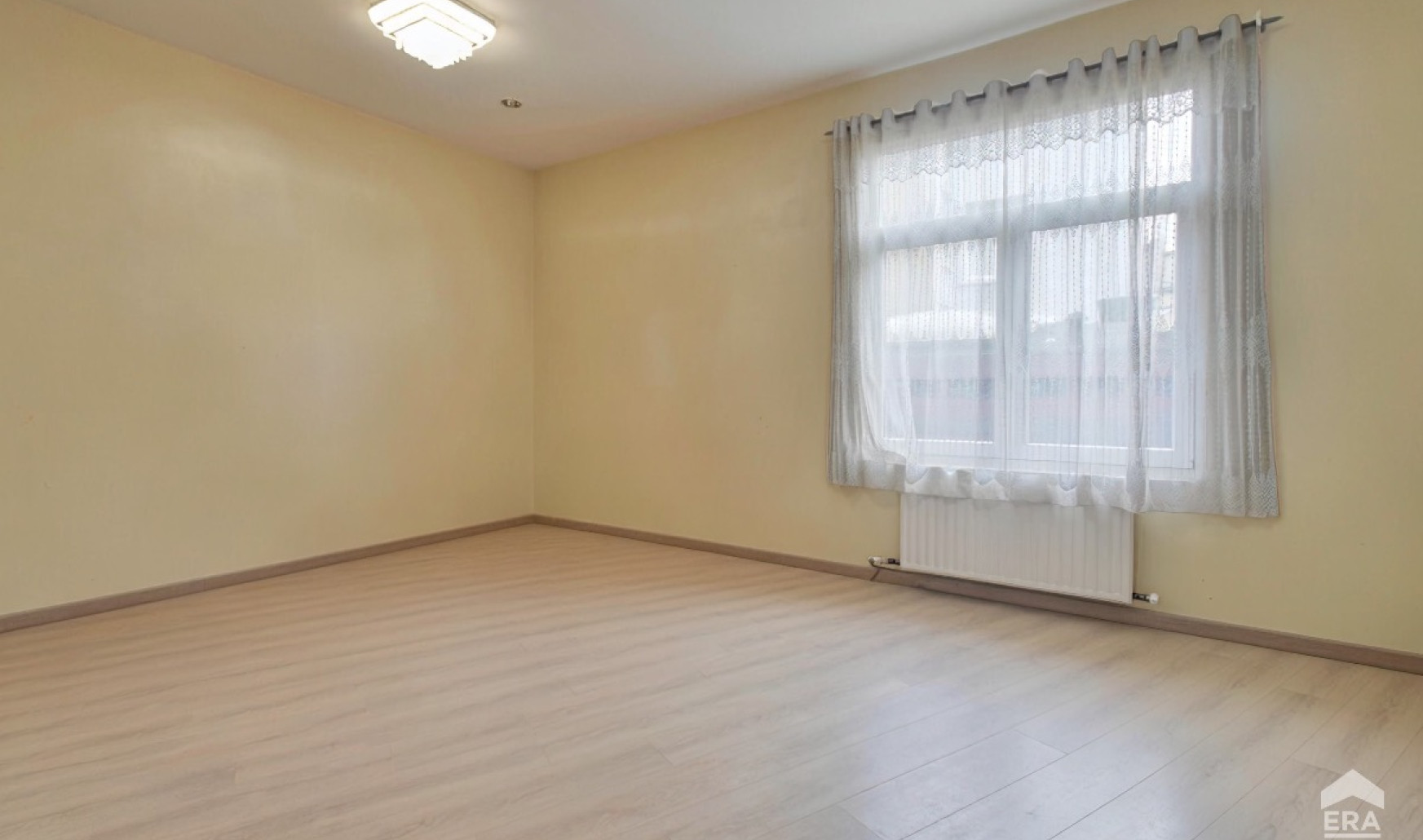 Rue Longue Vie - 34 - - 1050