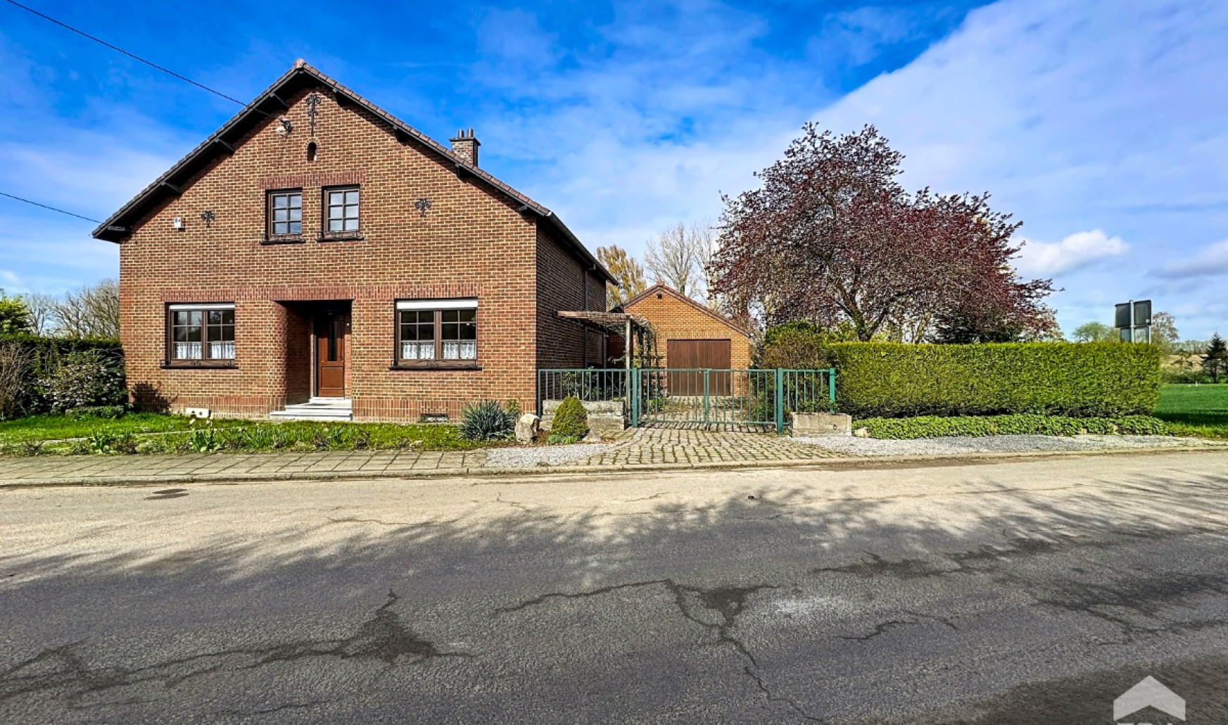 Rue Adolphe Debienne - 21 - - 6210