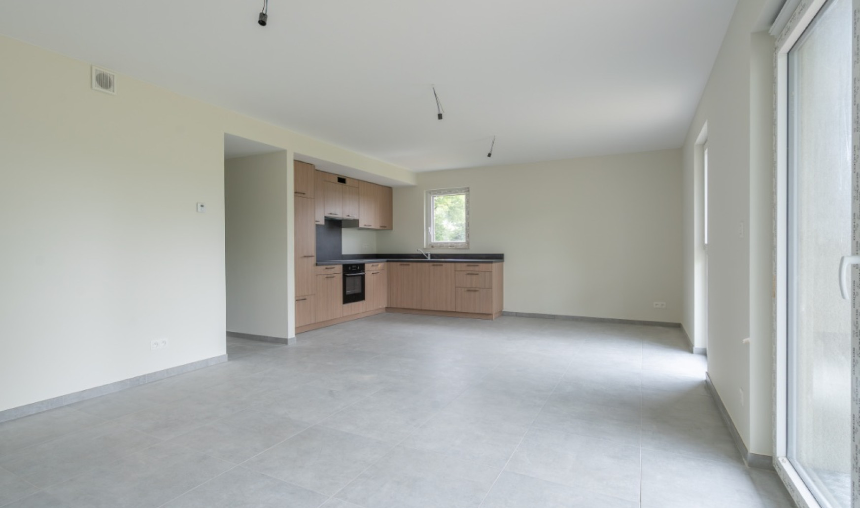 Route de Neufchâteau - 410 - 012 - 6700