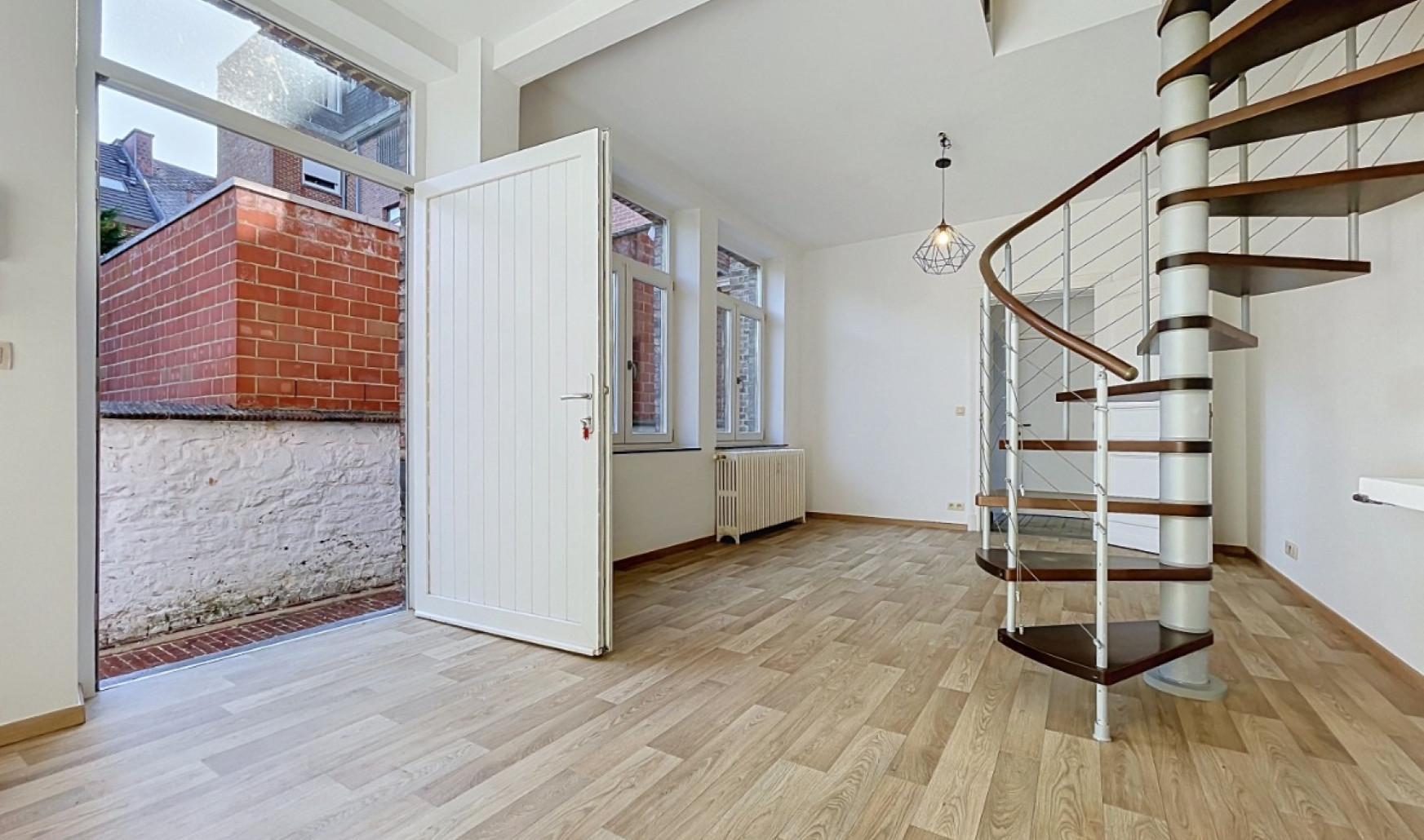 Place des Tilleuls - 49 - REZ LOT 2 - 5300