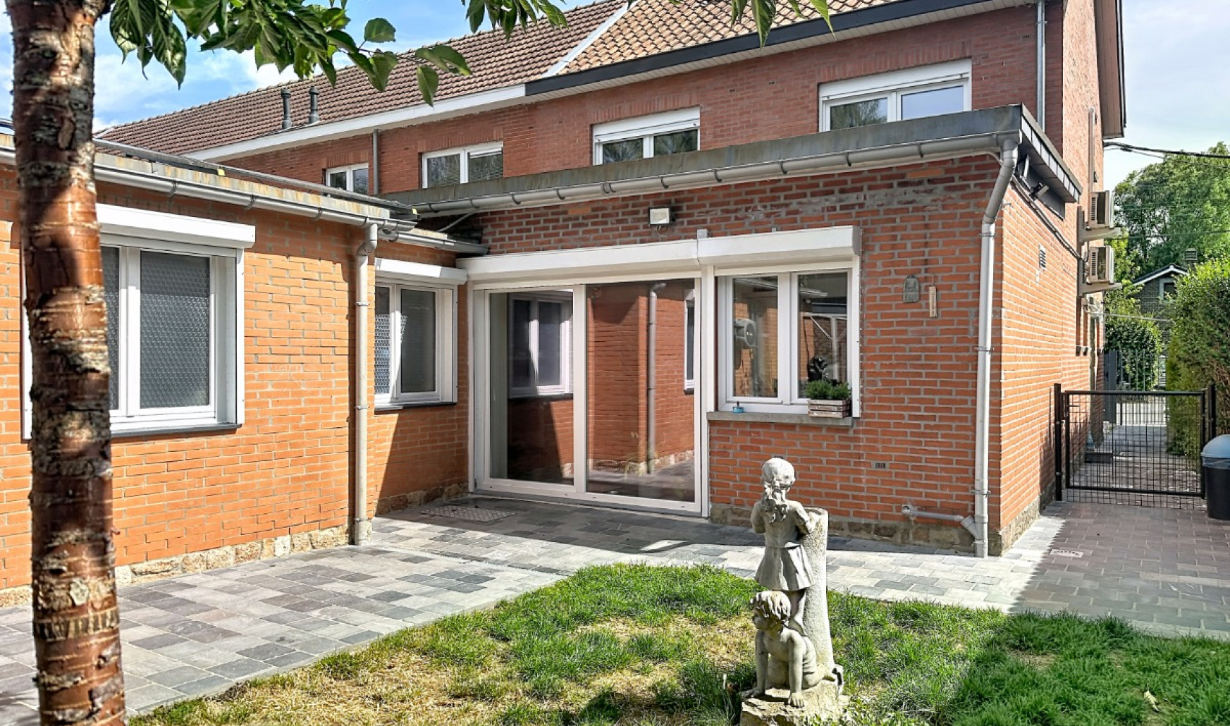 Rue Jean Lambert Defrêne - 33 - - 4340