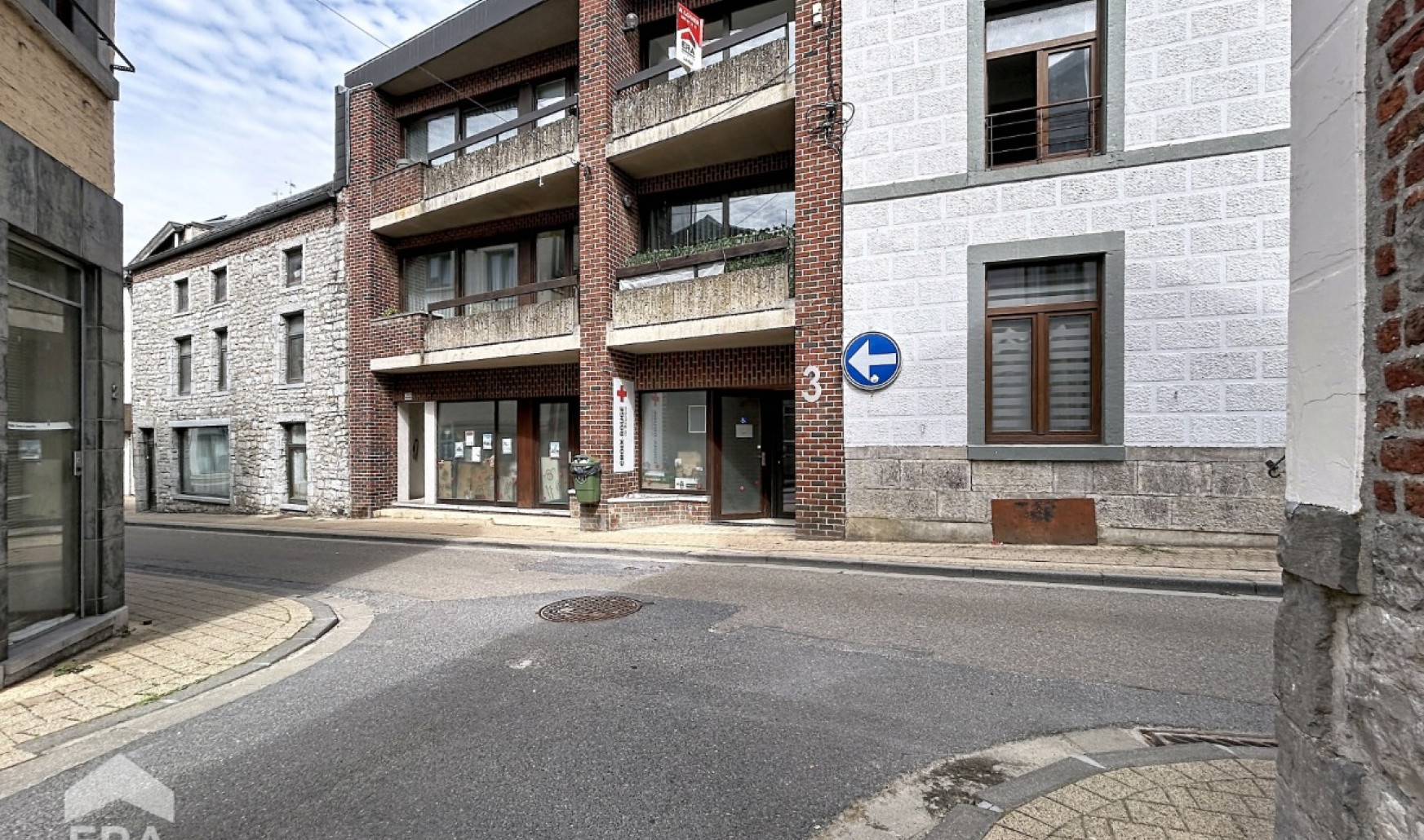 Rue Cent Louis - 3 - 22 - 5620