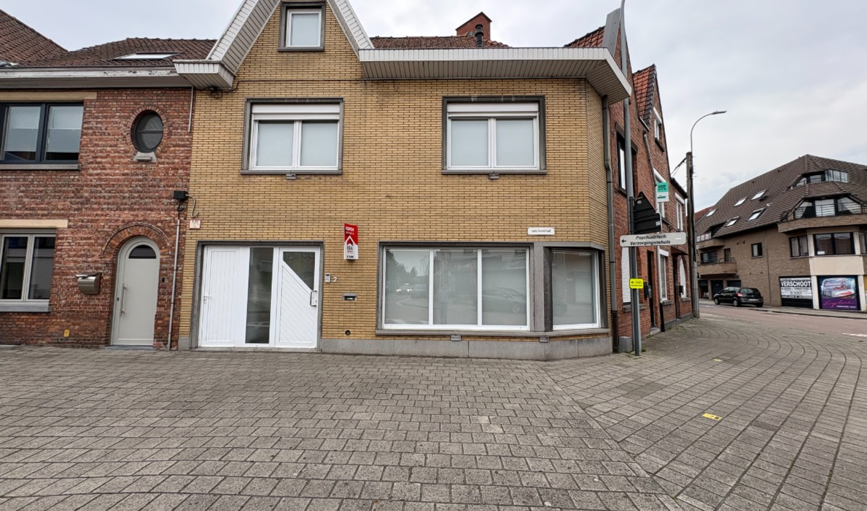 Louis Leynstraat - 2 - - 8800