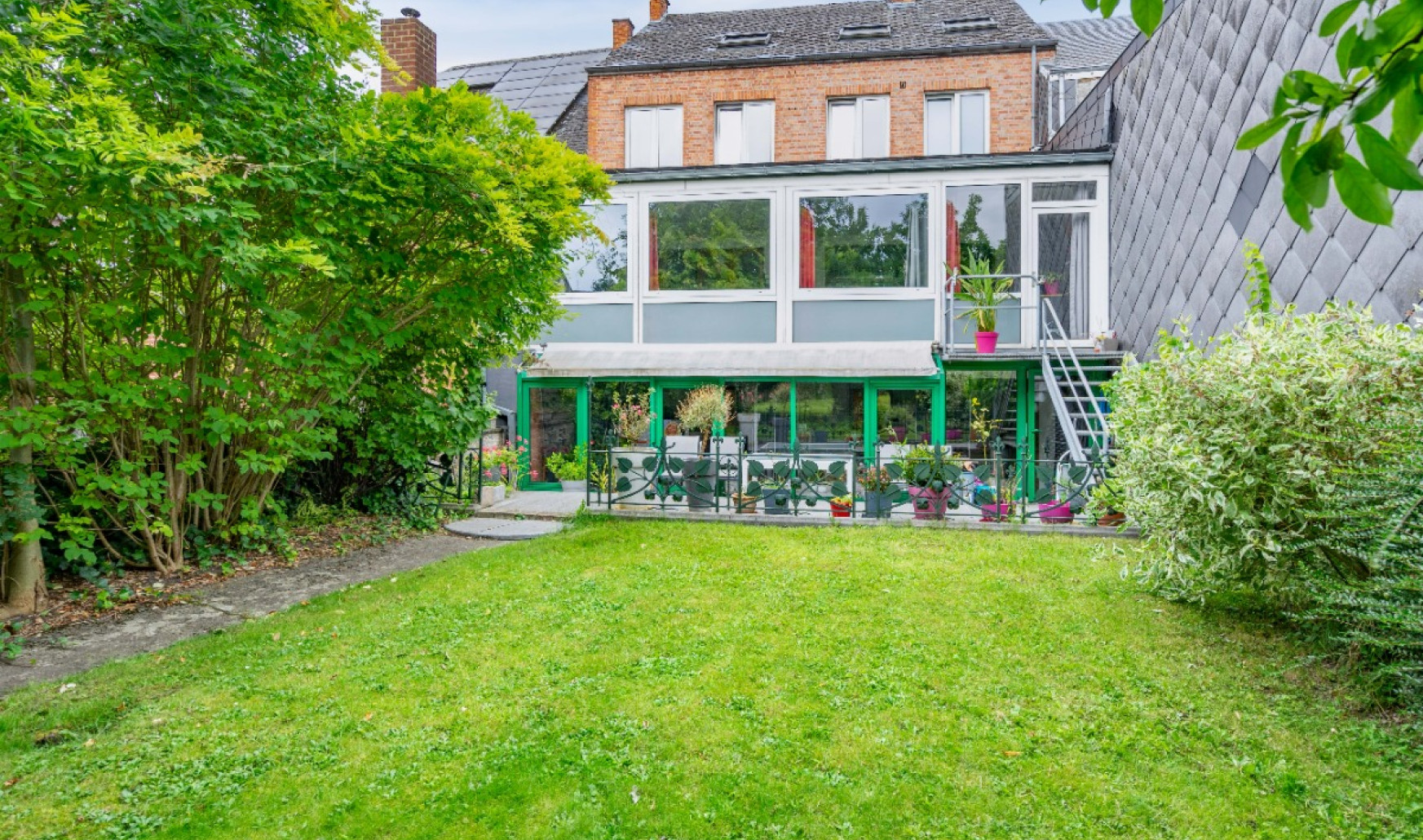 rue Piervenne - 147 - - 5590