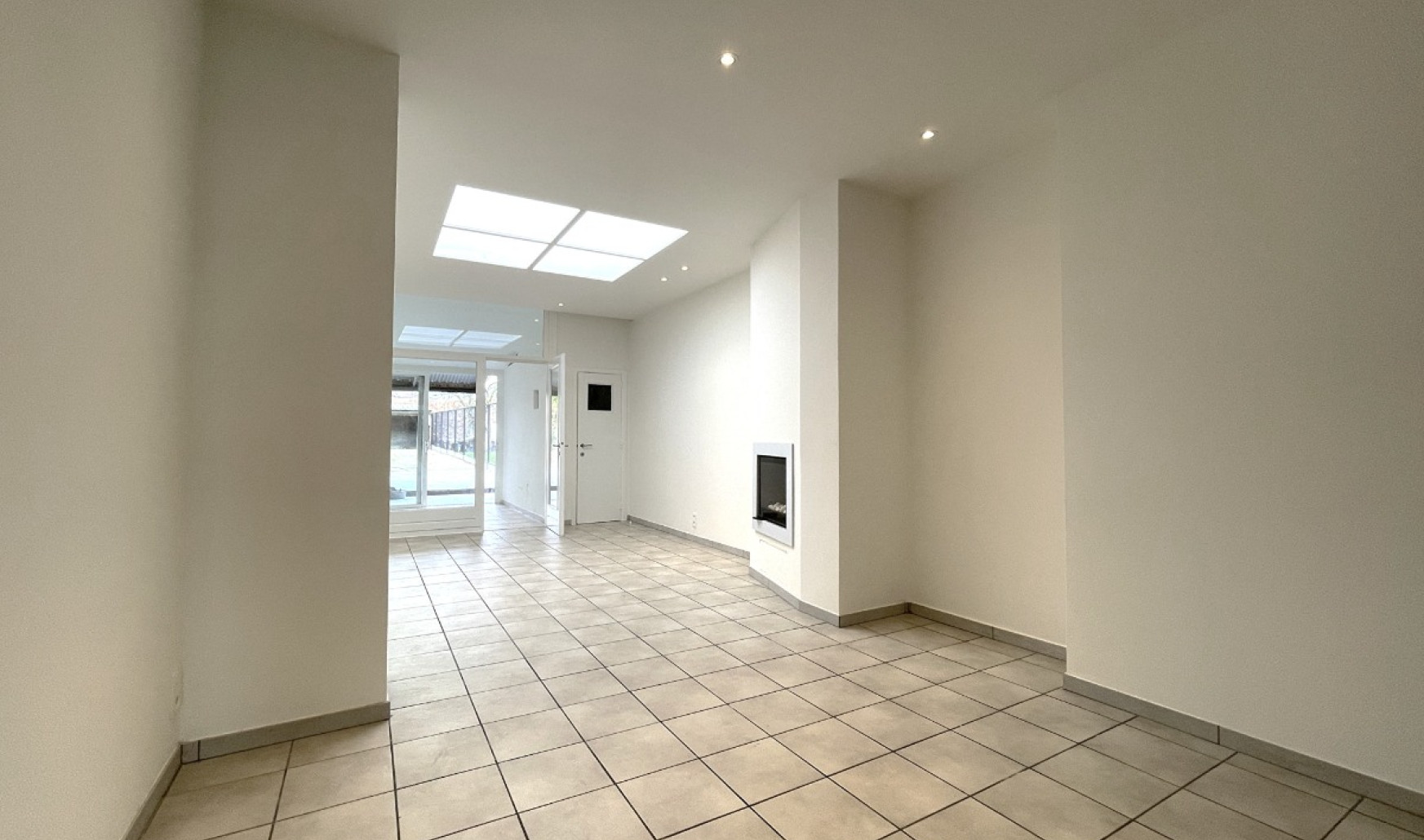 Beekstraat - 77 - - 8500