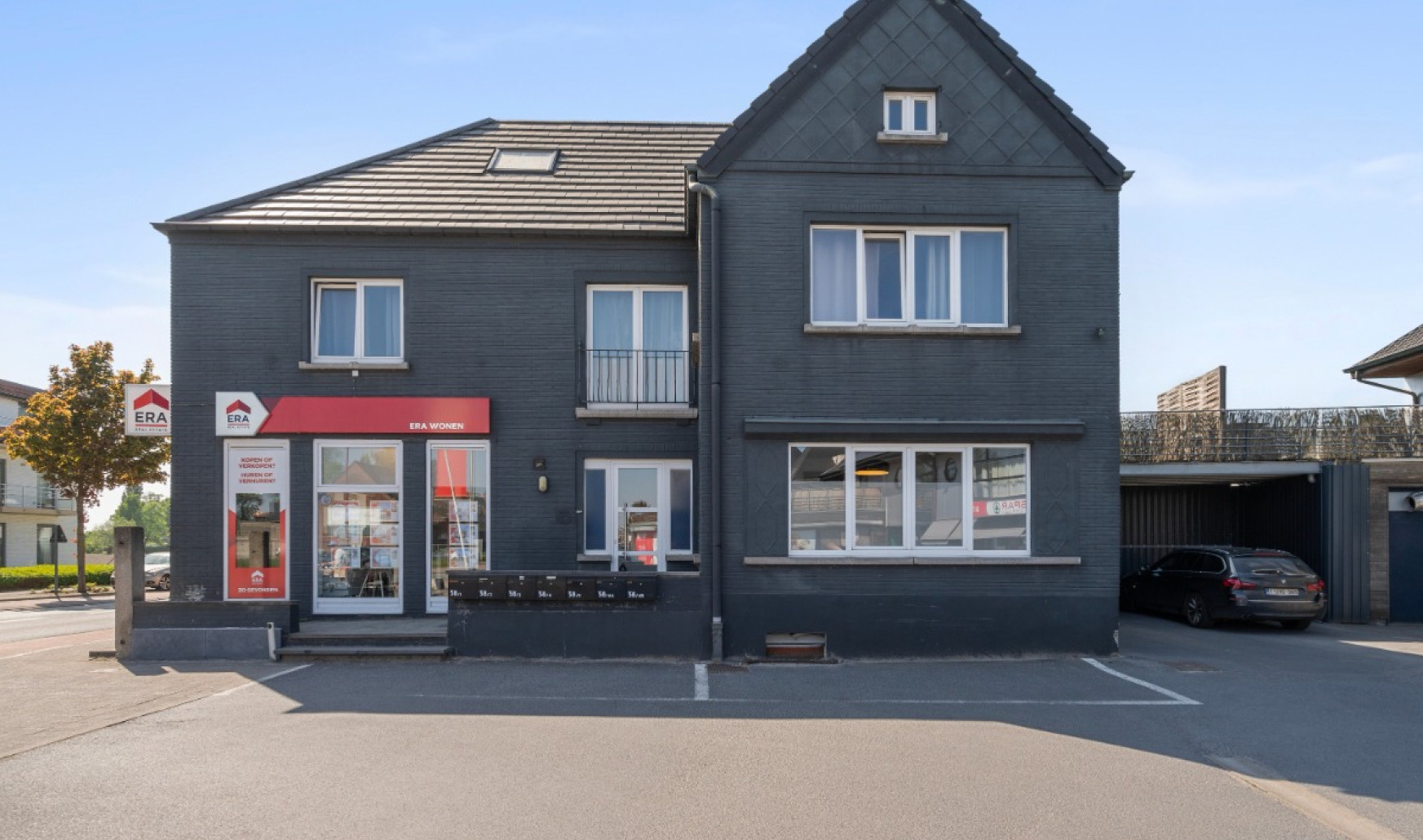 Stationsstraat - 38 - - 9890