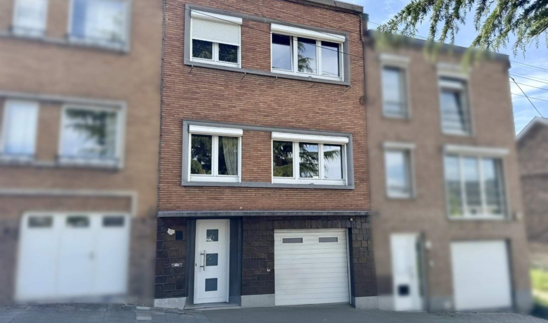 Place Verhaeren - 50 - - 4100