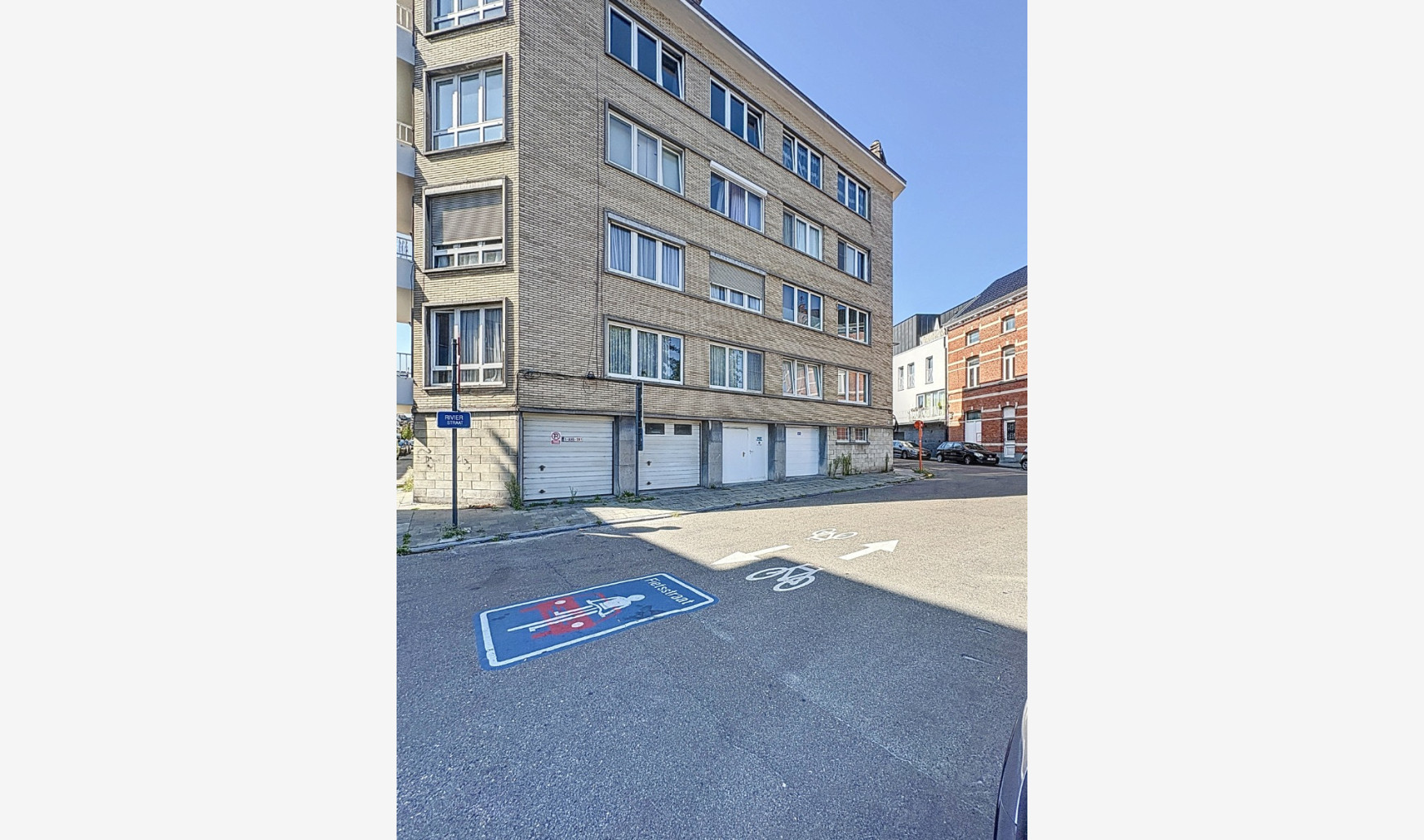 Benoit Hanssenslaan - 22 - bus 7 - 1800