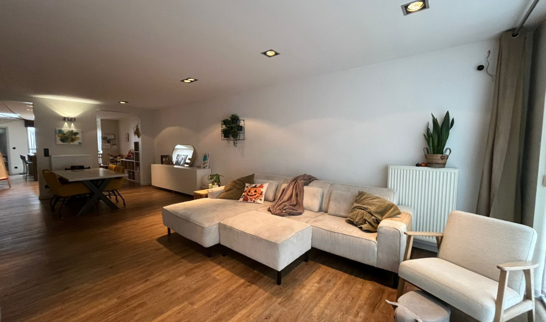 Dorpsstraat - 102 - - 2960