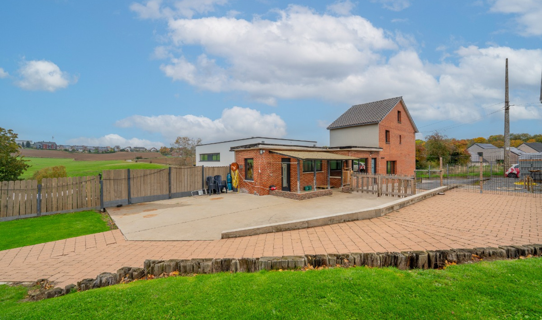 Rue de l'Arbre Saint-Michel - 347 - - 4400