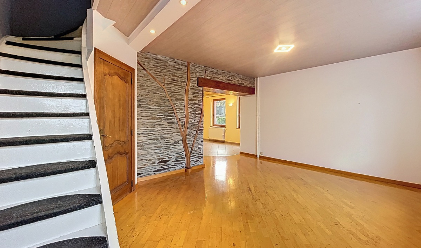 Rue de la faloise - 24 - - 6840