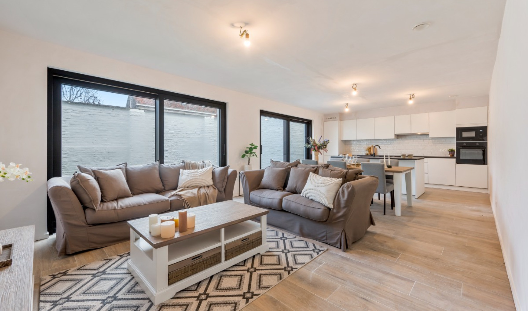 Moeie - 2A - - 0.1 - 9900