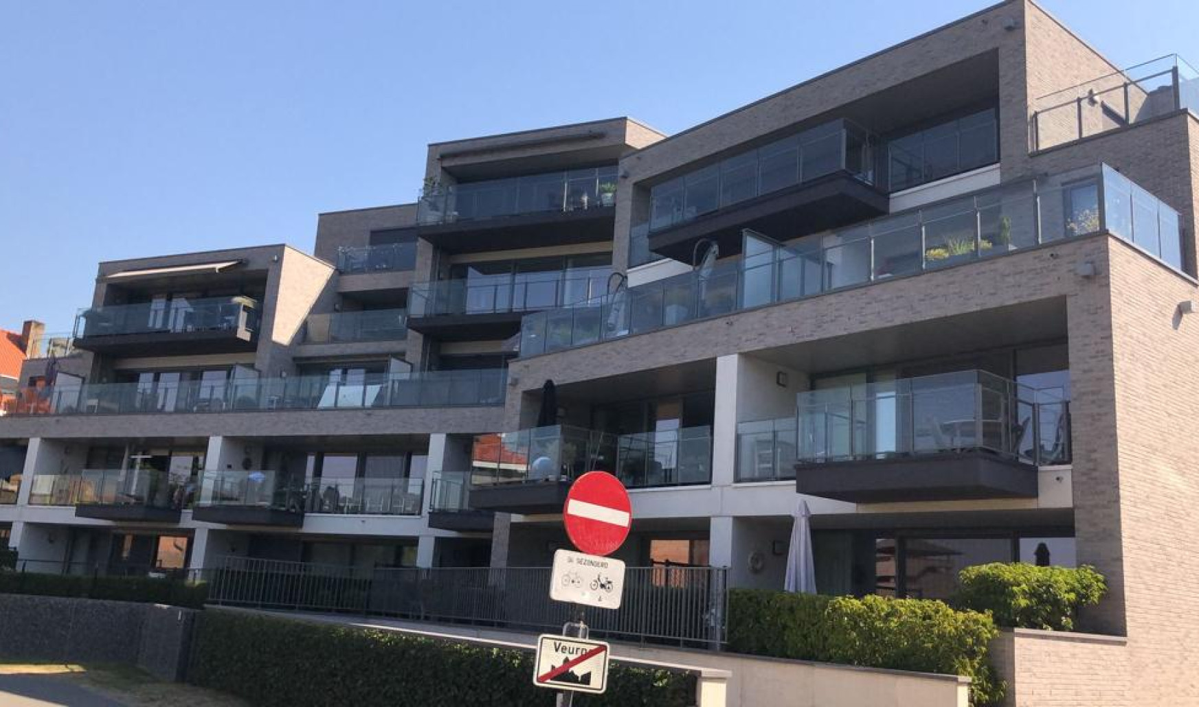 Daniel De Haenelaan - 2 - 0103 - 8630