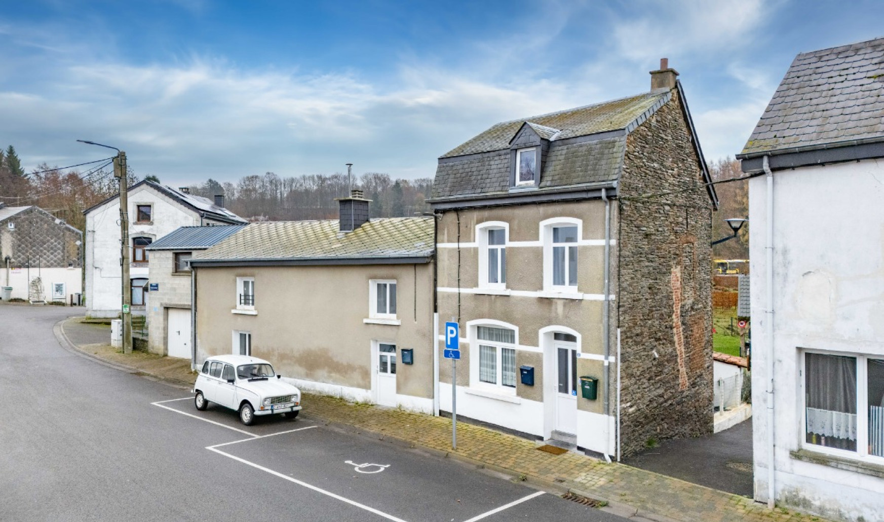 Place Faubourg - 8 - - 6840