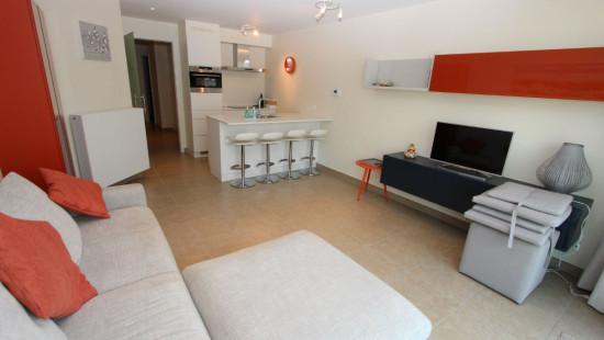 Albert I laan (Stuart) - 245 - 0201 - 8620