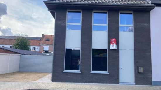 Menenstraat - 11 - - 8880