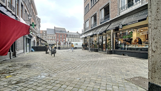 Grand Place - 12 - - 4500