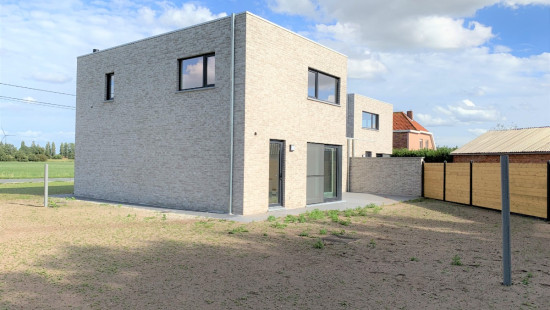 Holstraat - 115 - - 9940