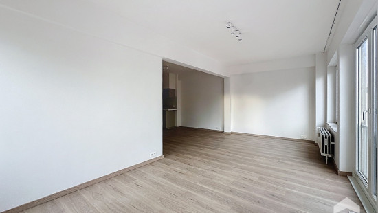 Rue Saint-Bernard - 19 - - 1060