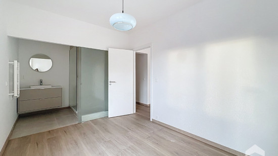 Rue Saint-Bernard - 19 - - 1060