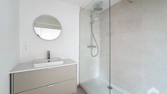 Rue Saint-Bernard - 19 - - 1060