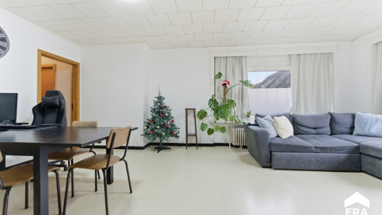 Statiestraat - 90 - - Sectie F 586 C2 - 8810