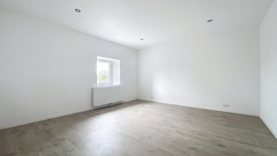 Rue d'Enghioul - 76 - - 4550