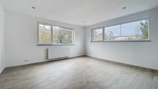 Rue d'Enghioul - 76 - - 4550