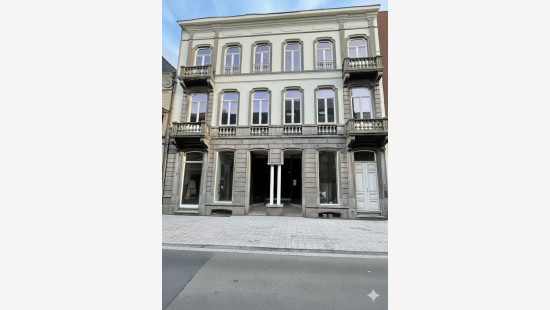 Marktstraat - 18 - - stpl links - 8870