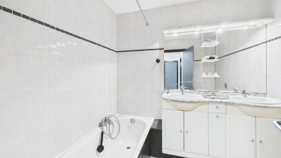 Happe - 8 - B - 5590