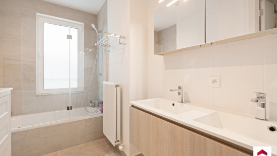 Stationsstraat - 8B - - 1640