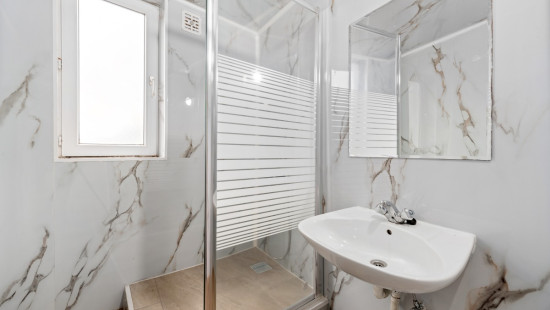 Visstraat - 51 - - 9500