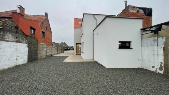 Hoogstraat - 102 - - 8531