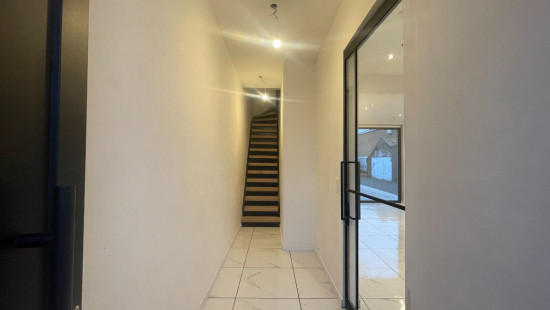 Hoogstraat - 102 - - 8531