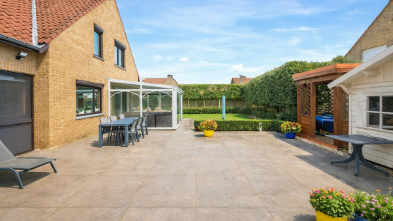 Pieter Simonsstraat - 14 - - 8700