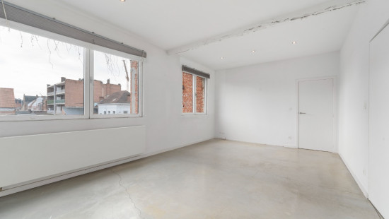 Stationsstraat - 77 - bus 4 - 9100