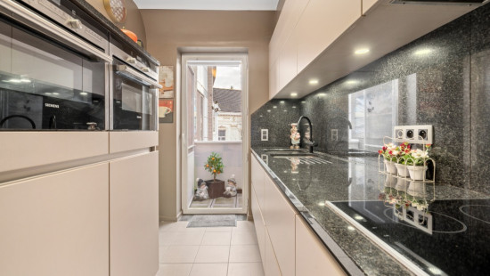 Kerkstraat - 28 - F - 9220