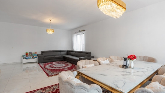 Kampstraat - 22 - - 2070