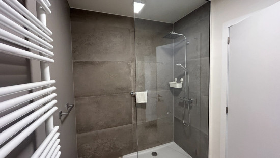 Leopoldlaan - 28 - bus 1 - 3900