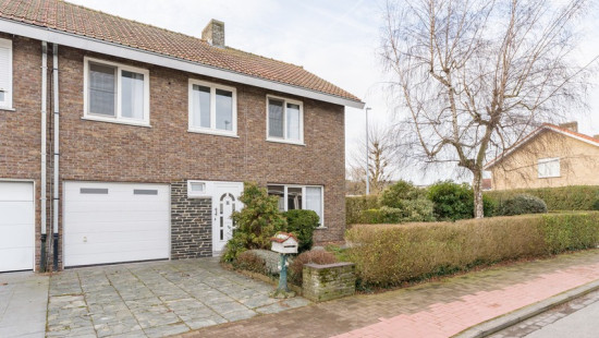 Schoolstraat - 10 - - 8710