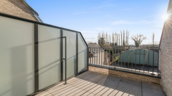 Stationsstraat - 83 - 202 - 9280