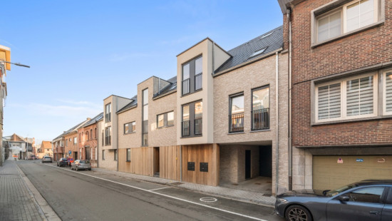 Stationsstraat - 83 - 202 - 9280