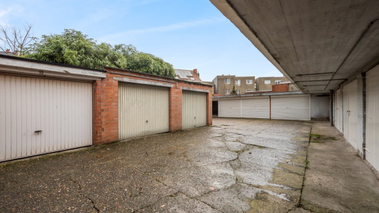 Baron Dhanisstraat - 19 - - 9100