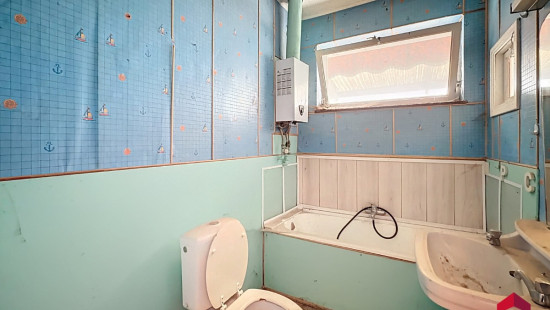 Rue Wouters - 68 - - 5300