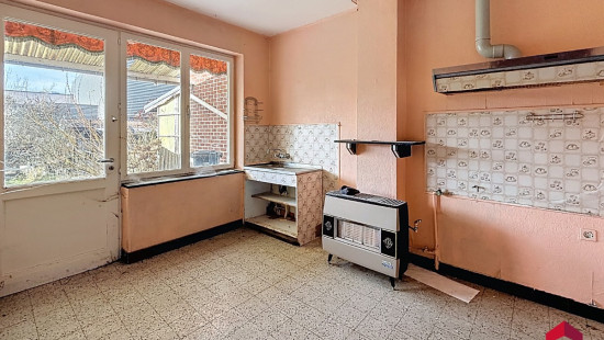 Rue Wouters - 68 - - 5300