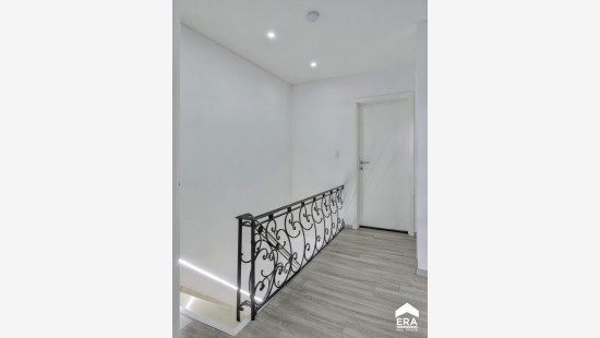 Montenakenweg - 44 - - 3800