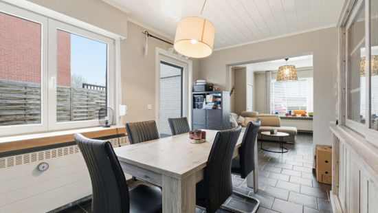 Bunderstraat - 8 - - 9290