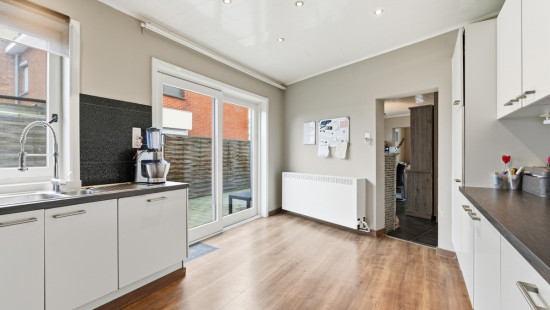 Bunderstraat - 8 - - 9290