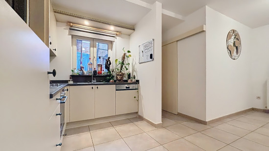 Stationswal - 25 - A - 3960